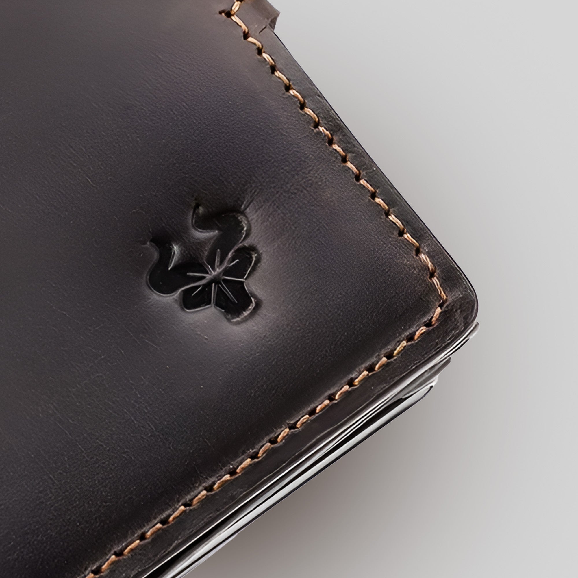 Hale – Pop-Up Card Holder
