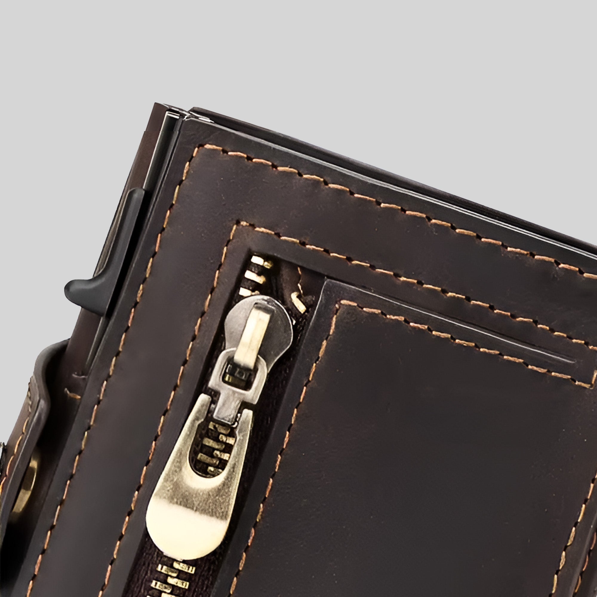 Hale – Pop-Up Card Holder